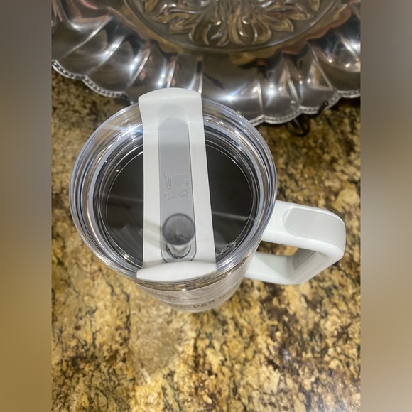 Stanley POLAR SWIRL 40oz Flowstate H2.0 Tumbler - Brand new!  Limited Edition - Picture 6 of 8